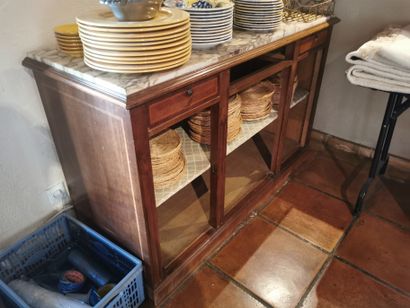 Buffet 1930 sans portes et sans tiroirs 

On...