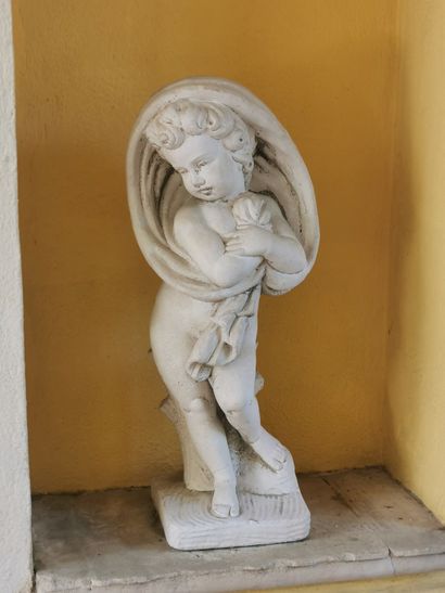 Deux statues de cherubin en pierre reconstituée

On...