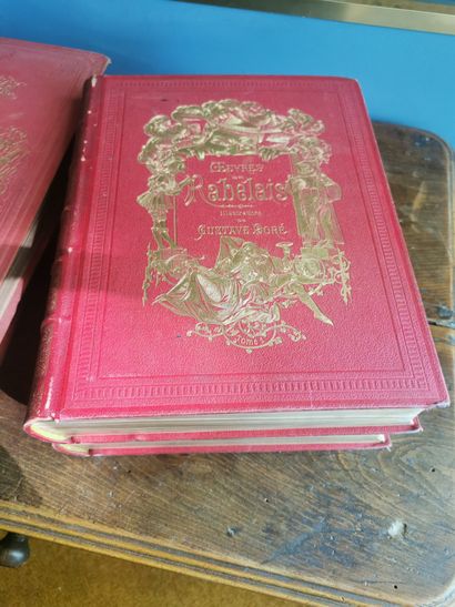 ENSEMBLE de quatre livres comprenant 

Deux...