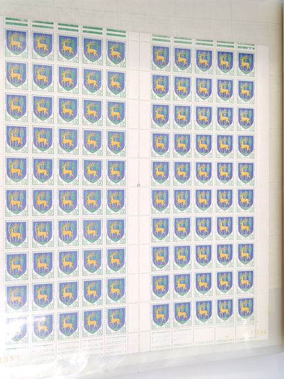 CLASSEUR TIMBRES EN FEUILLES

Faciale 285...