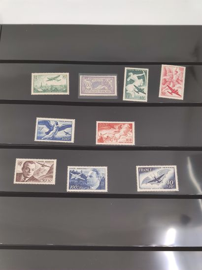 ENSEMBLE DE TIMBRES RECENTS SOUS ALBUM LINDER...