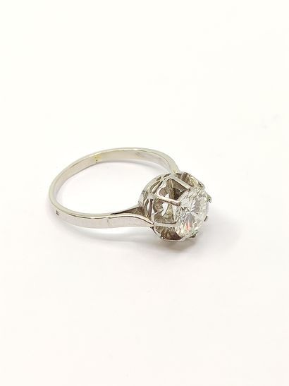 BAGUE en or gris et platine ornée d'un diamant...