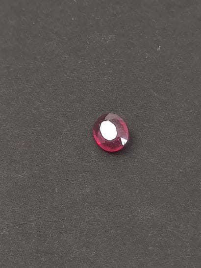 RUBIS Ovale 

Poids: 1,30 cts 

Provenance...