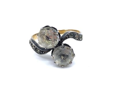 BAGUE 

En or et argent ornée de pierres...