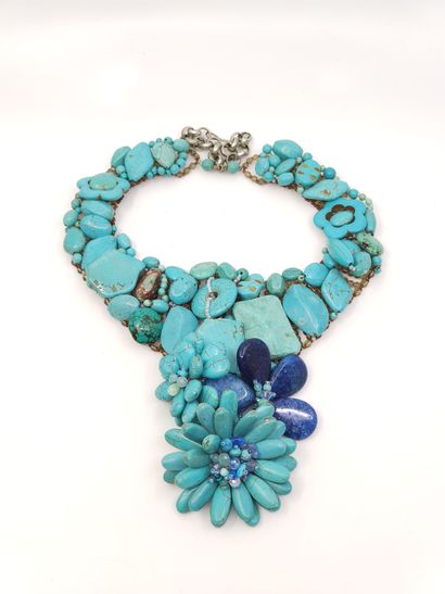 Collier pectoral en turquoise et perles