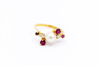 Travail français Xxeme siècle

BAGUE en or...