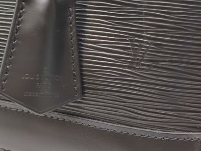 Louis VUITTON - ALMA noir

Grand modèle