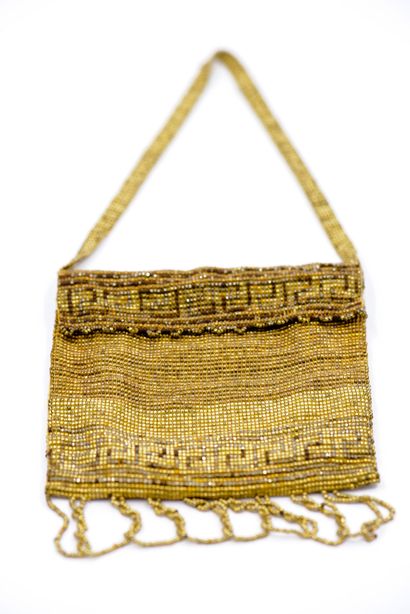 Petit sac de soirée en métal – Diverses couleurs

Carré...