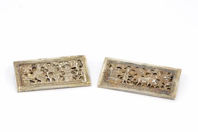 Paire de Broches en Métal argenté Blanc
...