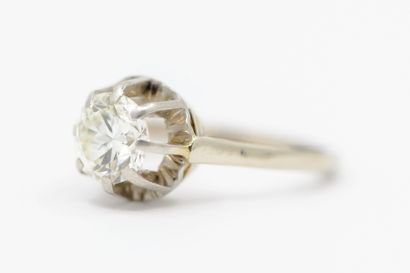 BAGUE solitaire en or gris 750° ornée d'un...