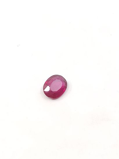 RUBIS Ovale 

Poids: 1,30 cts 

Provenance...