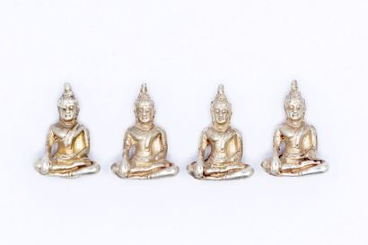 Quatre Bouddhas en Argent

Poids : 5,80 ...