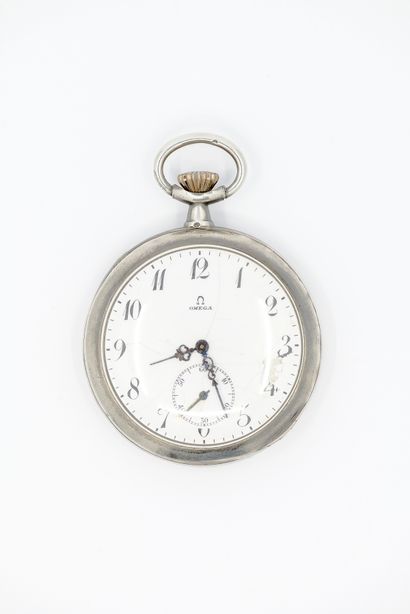 OMEGA 

Montre à gousset en argent, cadran...