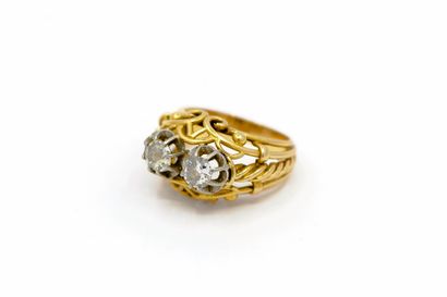 BAGUE en or deux tons 750° ornée de deux...