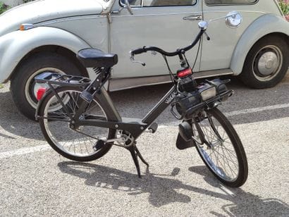 VELO SOLEX N 3800

de couleur noir 

1er...