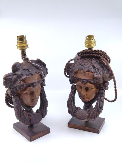 TRAVAIL ITALIEN MODERNE 

Paire de lampes...