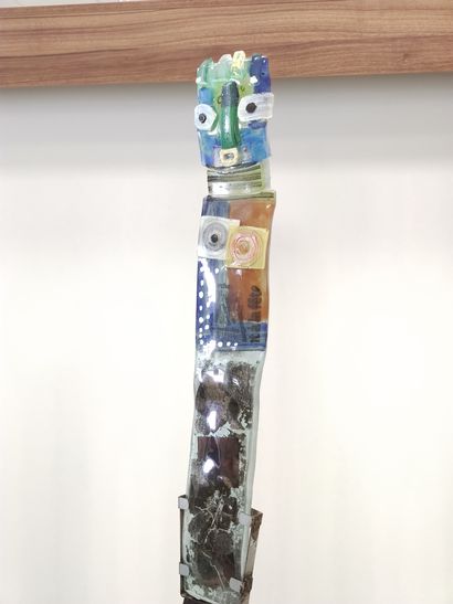 Robert MANSCOUR

Sculpture en metal et verre...