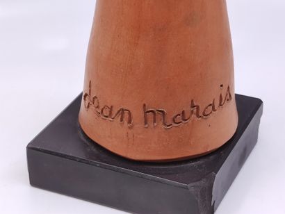 Jean MARAIS (1913-1998)

Main porte vase

Sculpture...