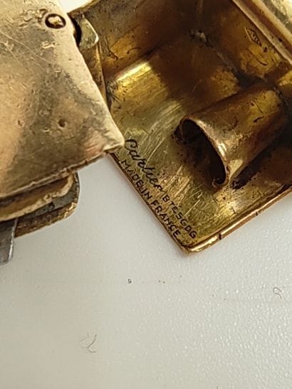 CARTIER 

Briquet en or jaune 750°

Poids...