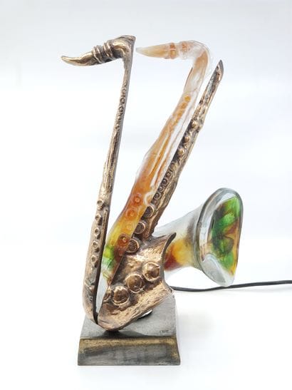 LOHE

Sculpture en verre moulé et bronze...