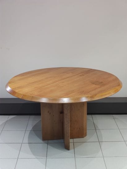 Dans le goût de CHAPO

TABLE ronde en orme...