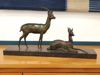 TRAVAIL Français MODERNE

Couple d'antilopes

Bronze...