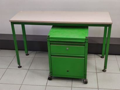 MICHEL CADESTIN 1942

Console en métal vert...