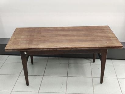 TRAVAIL Français 

Table basse à système...
