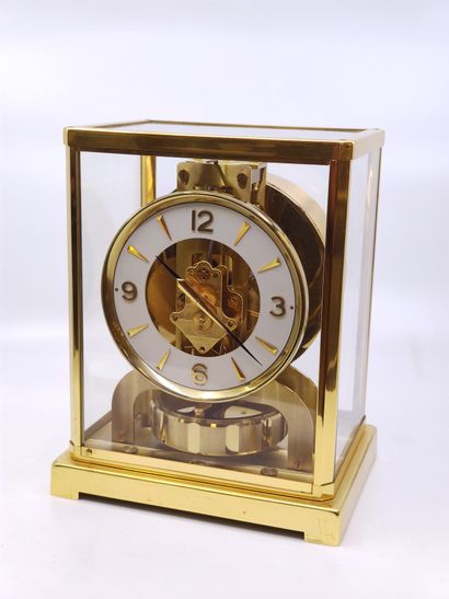 JEAGER LECOULTRE 

Pendule atmosphérique...