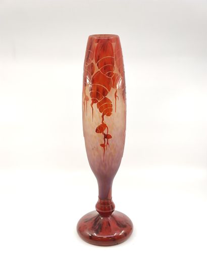 LE VERRE FRANCAIS

Vase balustre en verre...
