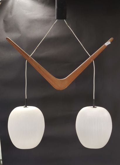RISPALL

Lustre deux globes en altuglaçe...