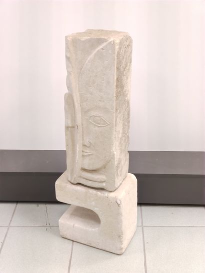 TRAVAIL MODERNE CANADA

Sculpture d'un visage...