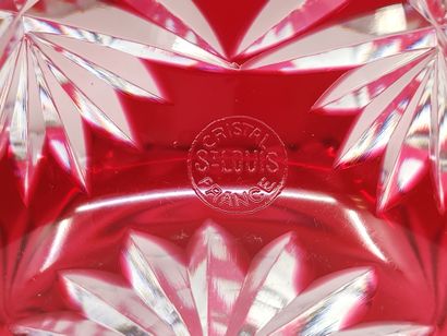 SAINT LOUIS 

Petite coupe en cristal rouge...