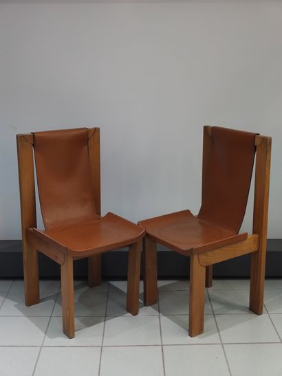 Dans le goût de CHAPO

TABLE ronde en orme...