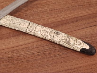 JAPON MEIJI

Katana en ivoire et os sculpté...