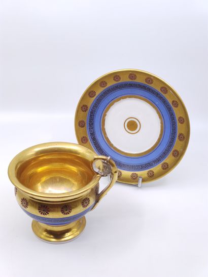 
Tasse et sous-tasse en porcelaine dure de...