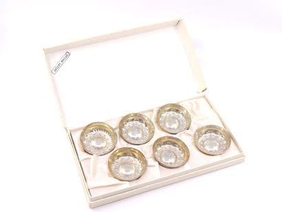 SIX coupelles à déguster le vin en argent...