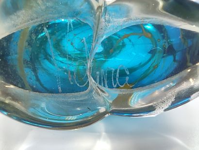 NDINH Malte

Vase soliflore en verre soufflé...