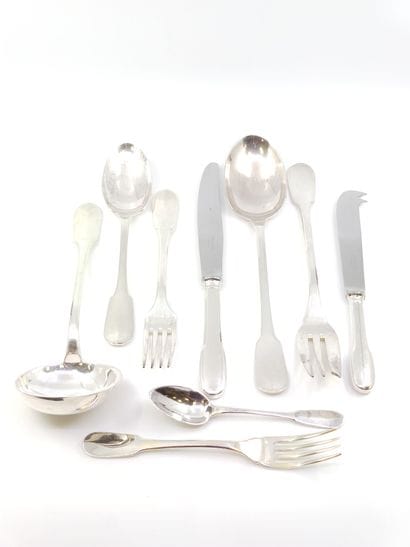 CHRISTOFLE

Ménagère Modèle Uniplat comprenant:

12...