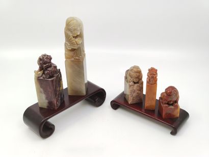 
ENSEMBLE de quatre cachets en stéatite et...