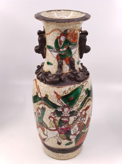 
CHINE - NANKIN




Trois vases balustre...