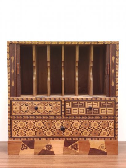 
JAPON - Epoque Fin MEIJI




CABINET miniature...