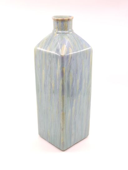GRANDE BOUTEILLE de forme carrée en céramique...