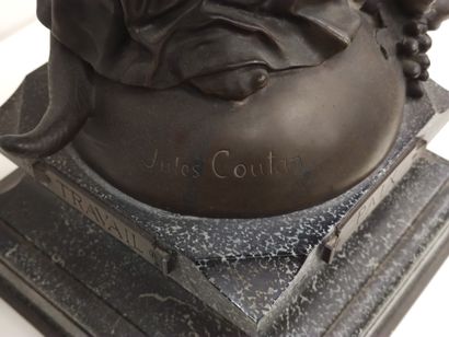 JULES COUTAN

Bronze à patine brune représentant...