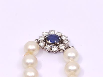 COLLIER de perles en chute (7,5 à 7,9 mm),...