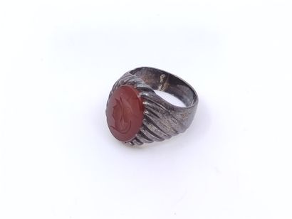 CHEVALIERE en argent ornée d'une intaille...
