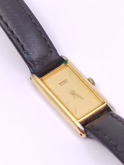 SEIKO

Petite montre de dame, boîtier rectangulaire...