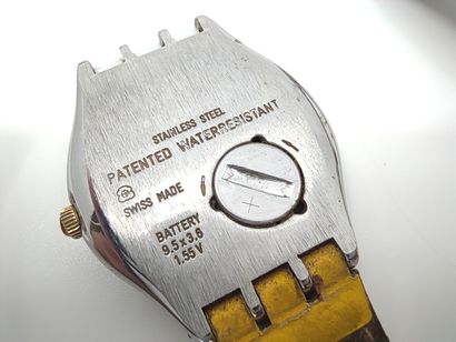 SWATCH

Montre bracelet, boîtier rond en...