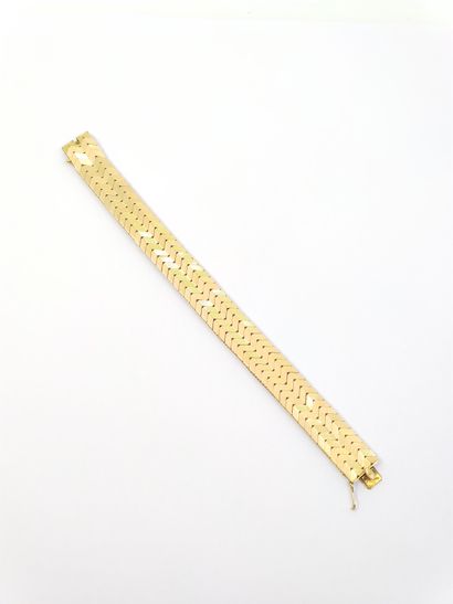 BRACELET

En or maille fantaisie articulé

Poinçon...
