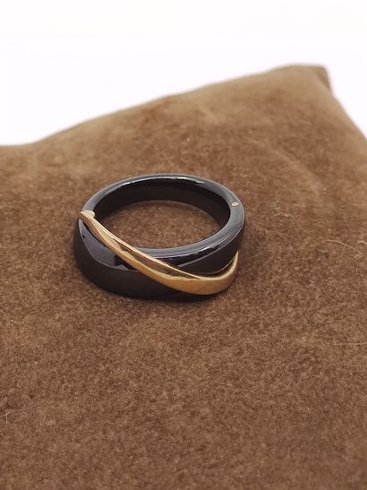 BAGUE en céramique et or 375 

TDD 57 Poids...